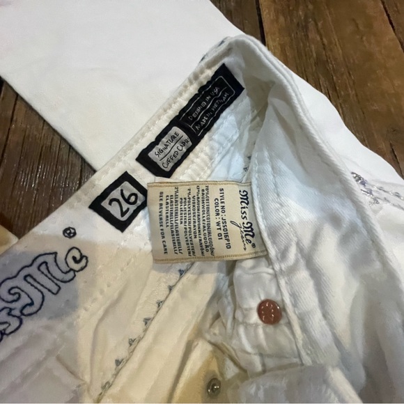 White Miss Me Denim Signature Cuffed Capri Jeans in Size 26 - Picture 7 of 9